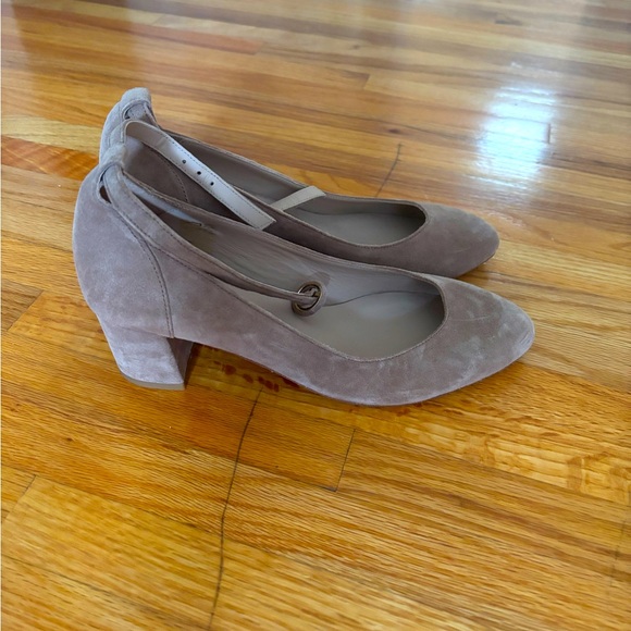 Elegant Tan Suede Women's Heels - Bobbies Paris - Picture 1 of 4